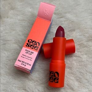 GENSEE Beauty matte lipstick in Tobi